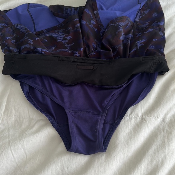 Lululemon Speed Up Low Rise Shorts sz 6 - Picture 5 of 8